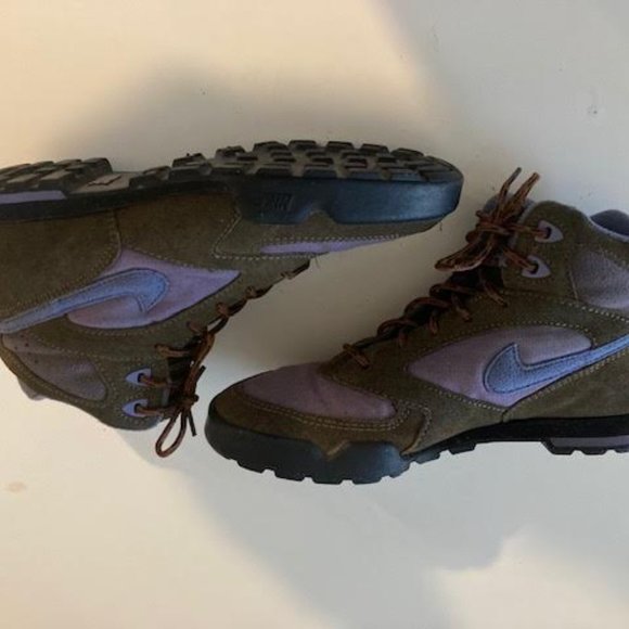 Women's Size 7.5 Vintage 90's Nike Regrind Canvas Hiking Boot - Picture 2 of 4